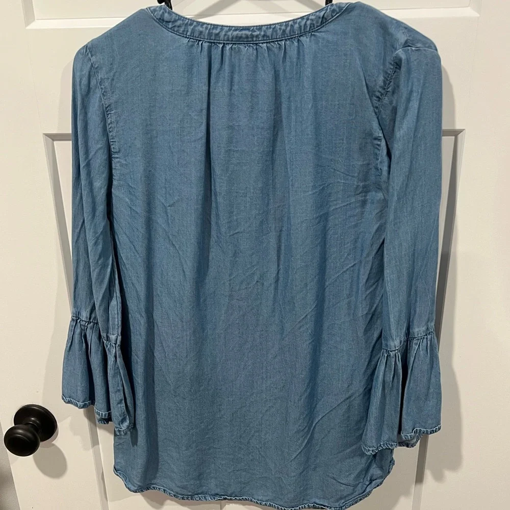 Old Navy Chambray Top - Picture 2 of 5